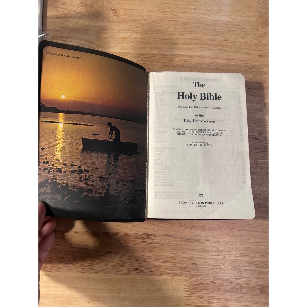 Thomas Nelson Holy‎ Bible KJV Unisex Small Black Red Letter Pink Edge 162 Vintag